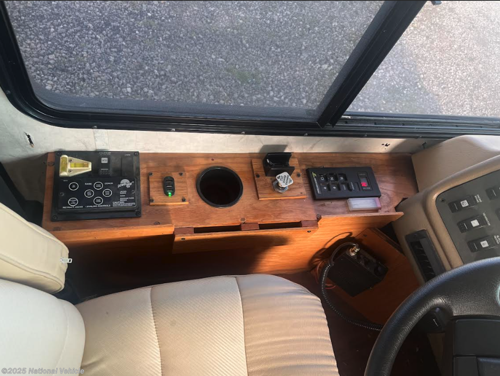 Contact us now about this 2006 National RV Tropi-Cal 340! 2006 Tropi-Cal 340 by National RV from National Vehicle in Knoxville, Tennessee