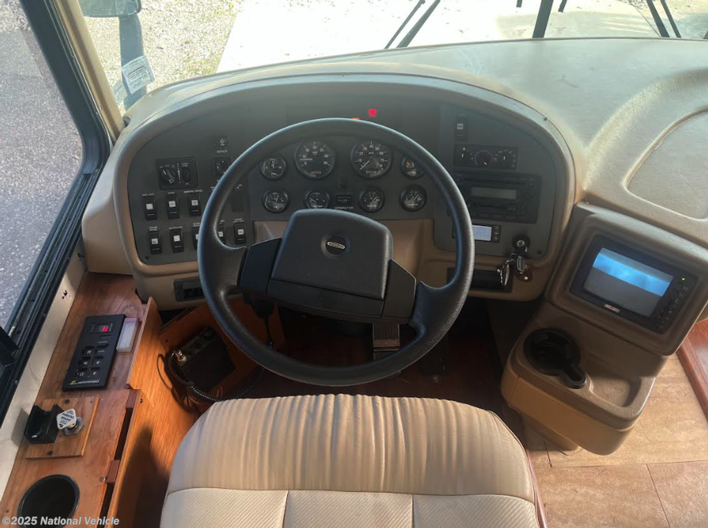 Used 2006 National RV Tropi-Cal 340 available in Knoxville, Tennessee