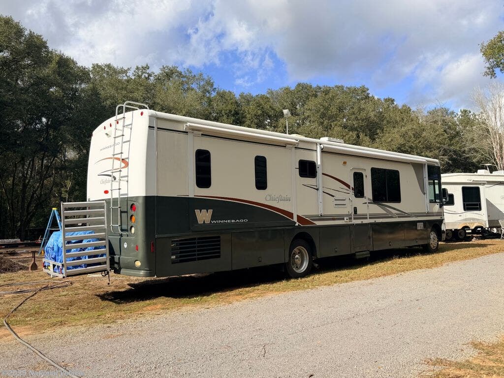 Call now about this 2002 Winnebago Chieftain 39T! 2002 Winnebago Chieftain 39T - Used Class A For Sale by National Vehicle in Loxley, Alabama