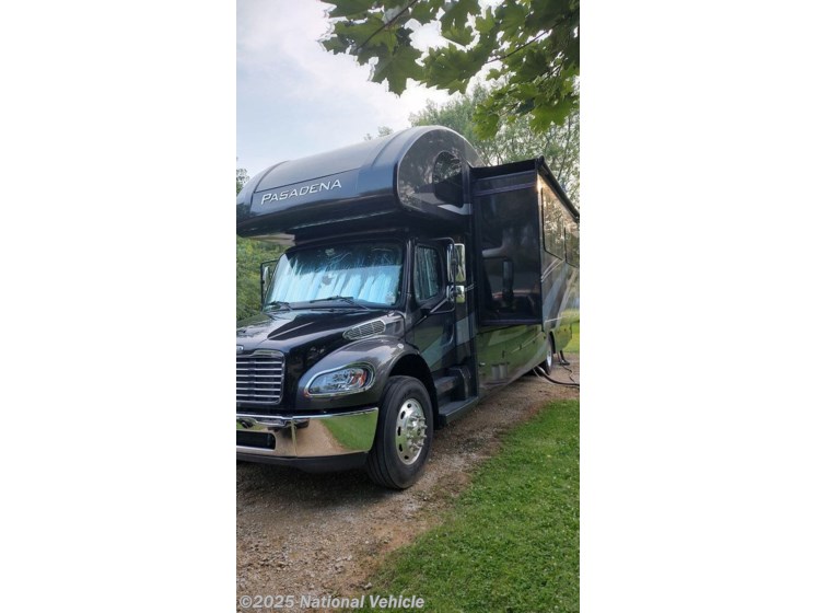 Email now about this 2023 Thor Motor Coach Pasadena 38MX! Used 2023 Thor Motor Coach Pasadena 38MX available in Surprise, Arizona