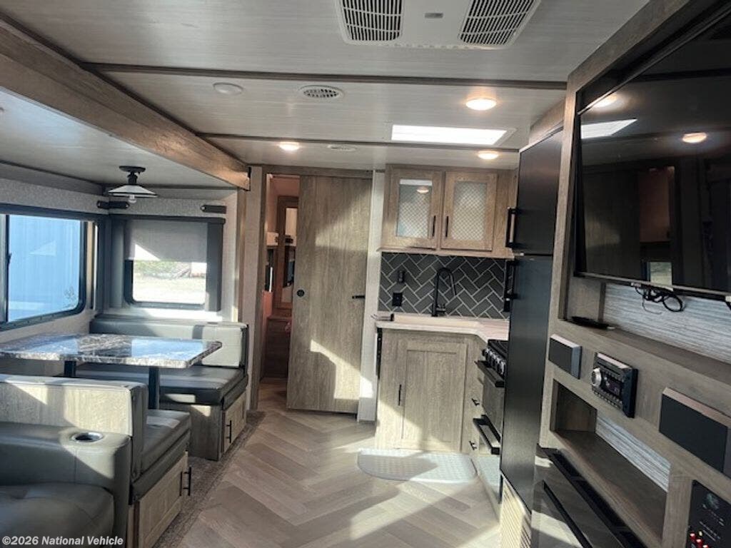 Contact us now about this 2021 Forest River Wildwood Heritage Glen HL 25RBHL! 2021 Wildwood Heritage Glen HL 25RBHL by Forest River from National Vehicle in Goodyear, Arizona