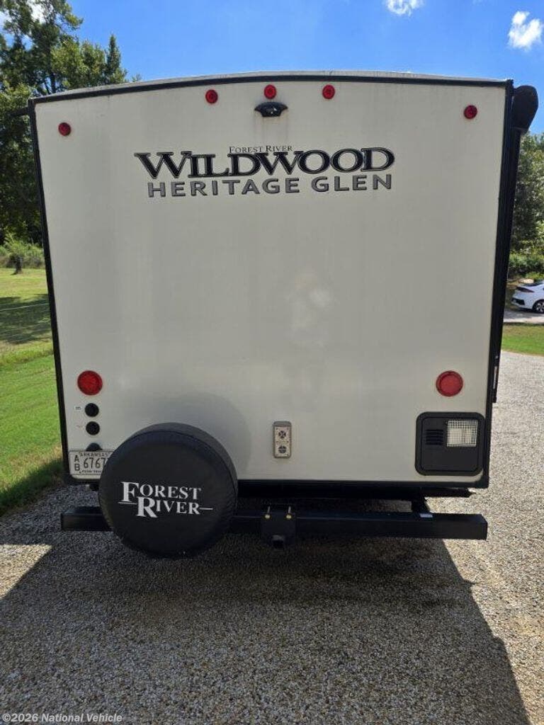 Contact us now about this 2022 Forest River Wildwood Heritage Glen HL 17RBHL! 2022 Wildwood Heritage Glen HL 17RBHL by Forest River from National Vehicle in Hackett, Arkansas
