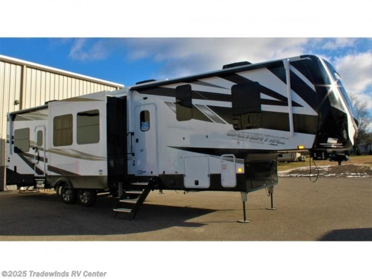 Email now about this 2023 Jayco Seismic Luxury Series 3512! New 2023 Jayco Seismic Luxury Series 3512 available in Clio, Michigan
