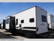 New 2023 CrossRoads Hampton 380RKS available in Clio, Michigan