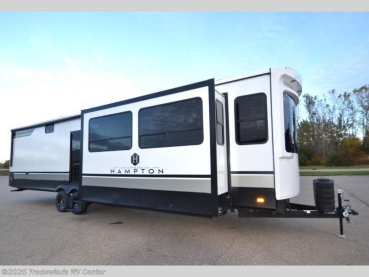 Email now about this 2026 CrossRoads Hampton 372FDB! New 2026 CrossRoads Hampton 372FDB available in Clio, Michigan