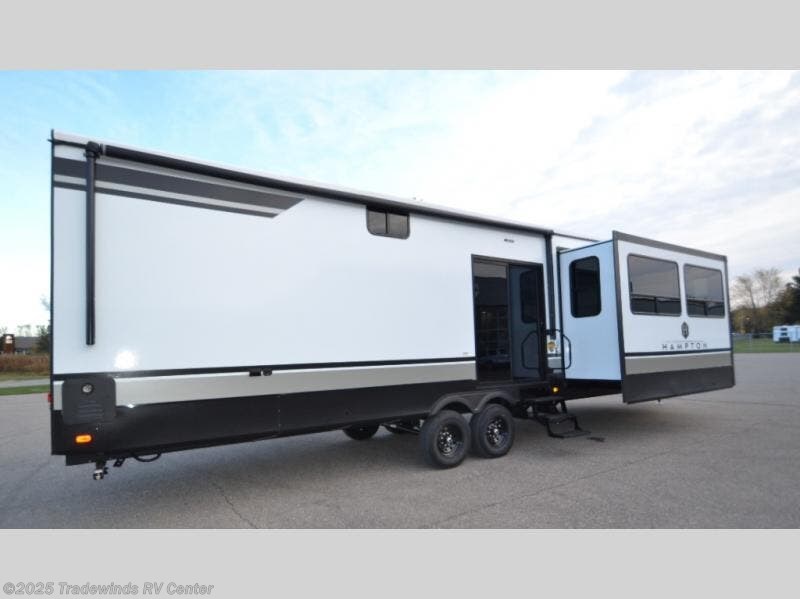 Contact us now about this 2026 CrossRoads Hampton 372FDB! 2026 Hampton 372FDB by CrossRoads from Tradewinds RV Center in Clio, Michigan