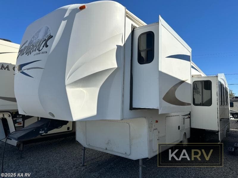 Email now about this 2011 Forest River Cedar Creek Silverback 35QB4! Used 2011 Forest River Cedar Creek Silverback 35QB4 available in Desert Hot Springs, California