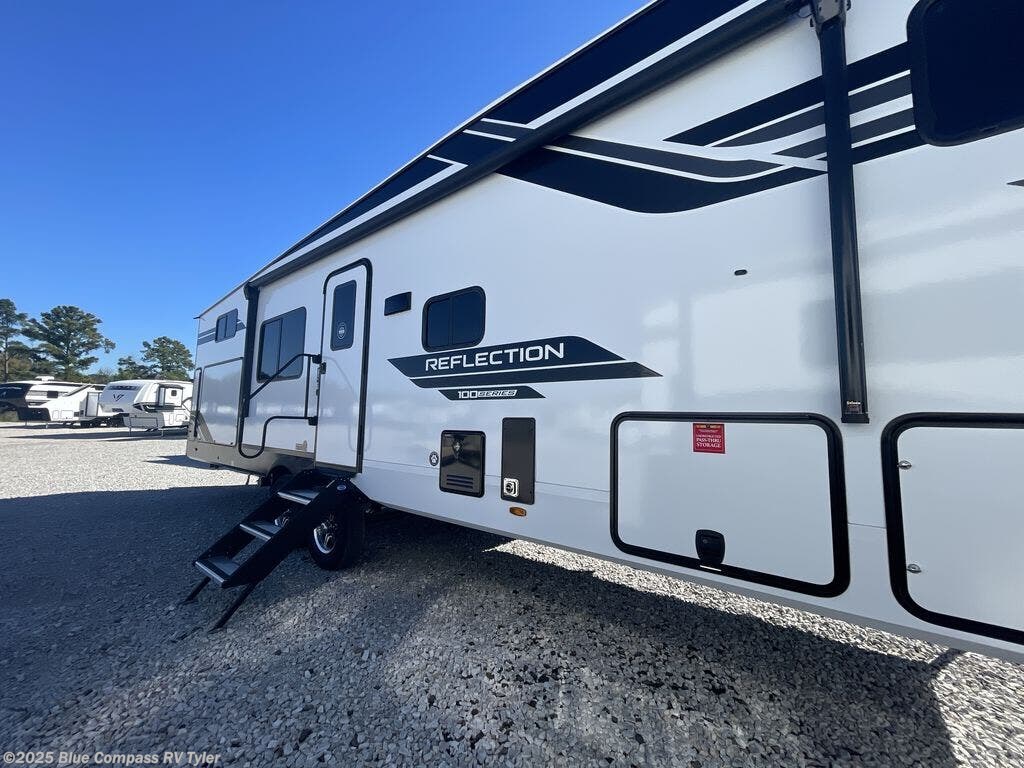 Call now about this 2026 Grand Design Reflection 100 Series 32BH! 2026 Grand Design Reflection 100 Series 32BH - New Fifth Wheel For Sale by Blue Compass RV Tyler in Tyler, Texas