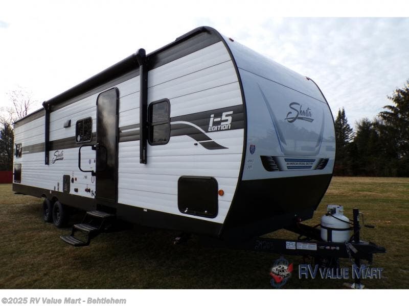 Email now about this 2026 Shasta I-5 Edition 530BQB! New 2026 Shasta I-5 Edition 530BQB available in Bath, Pennsylvania
