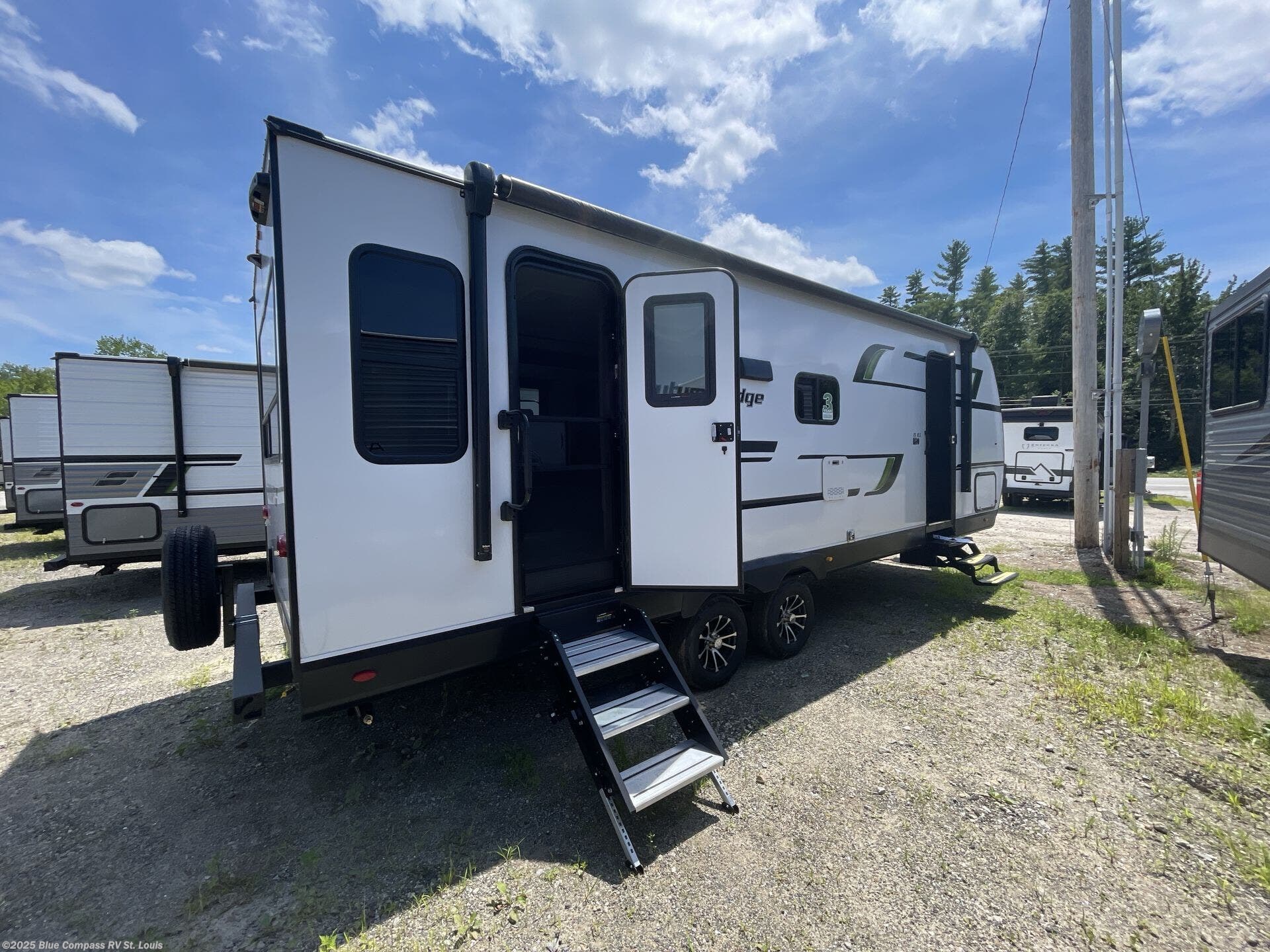 Contact us now about this 2026 Starcraft Autumn Ridge 26RLS! 2026 Autumn Ridge 26RLS by Starcraft from Blue Compass RV St. Louis in Eureka, Missouri