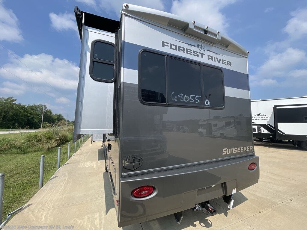 New 2026 Forest River Sunseeker 2860DS available in Eureka, Missouri