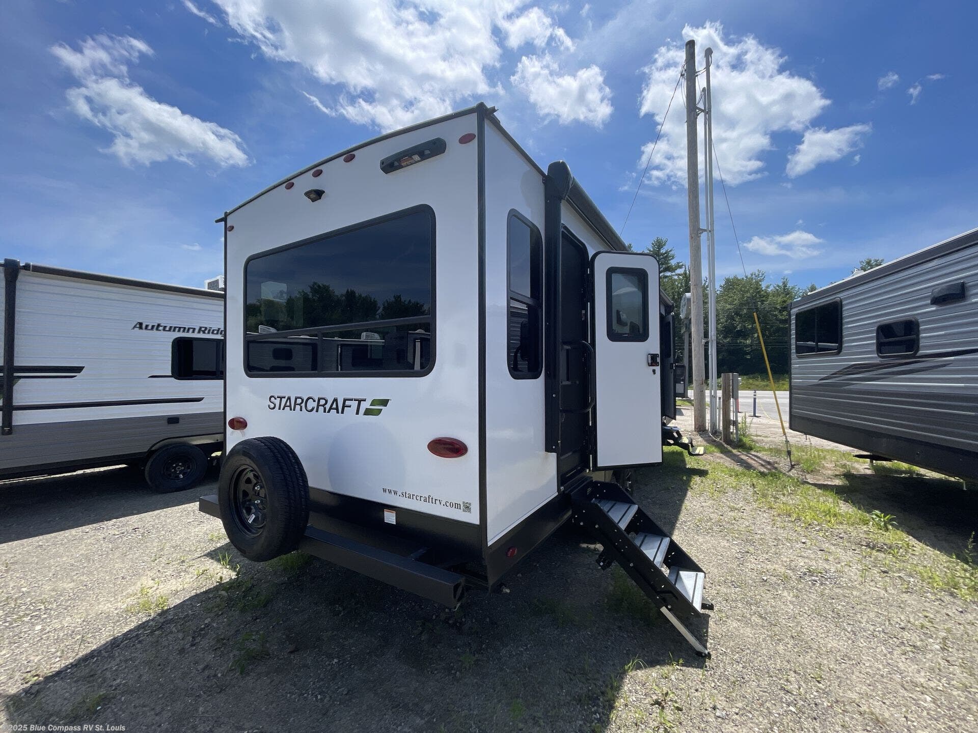 Email now about this 2026 Starcraft Autumn Ridge 26RLS! New 2026 Starcraft Autumn Ridge 26RLS available in Eureka, Missouri