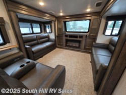 2018 Keystone Montana High Country 380TH - Used Fifth Wheel for sale by South Hill RV Sales in Yelm, Washington