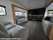 Call now about this 2020 Heartland ElkRidge 40flfs! 2020 Heartland ElkRidge 40flfs - Used Fifth Wheel For Sale by South Hill RV Sales in Yelm, Washington features Oven, Water Heater, TV, Roof Vents, Awning