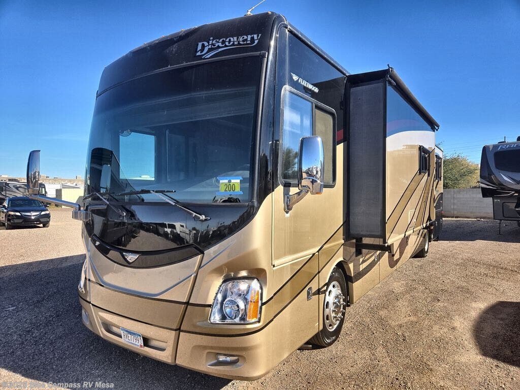 Contact us now about this 2014 Fleetwood Discovery 40G! 2014 Discovery 40G by Fleetwood from Blue Compass RV Mesa in Mesa, Arizona