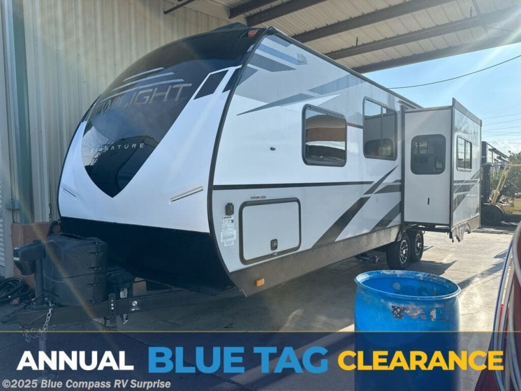 Email now about this 2021 Cruiser RV Twilight Signature TWS 2400! Used 2021 Cruiser RV Twilight Signature TWS 2400 available in Surprise, Arizona