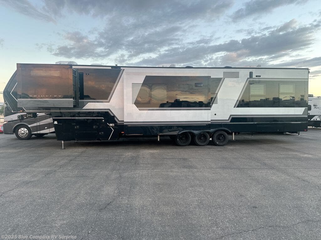 Call now about this 2026 Brinkley RV Model G 3970! 2026 Brinkley RV Model G 3970 - New Fifth Wheel For Sale by Blue Compass RV Surprise in Surprise, Arizona