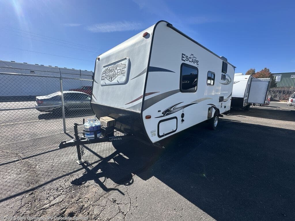 Call now about this 2017 K-Z Escape 190! 2017 K-Z Escape 190 - Used Travel Trailer For Sale by Blue Compass RV Colorado Springs in Colorado Springs, Colorado