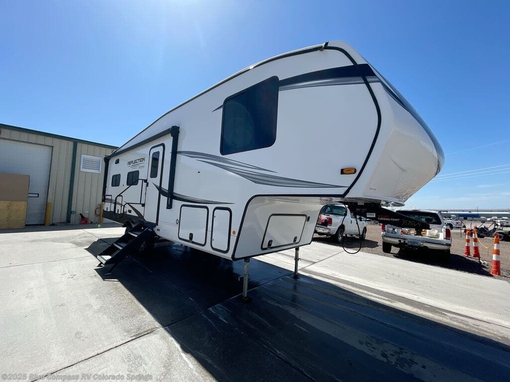 Call now about this 2025 Grand Design Reflection 150 Series 270BN! 2025 Grand Design Reflection 150 Series 270BN - New Fifth Wheel For Sale by Blue Compass RV Colorado Springs in Colorado Springs, Colorado features Slideout
