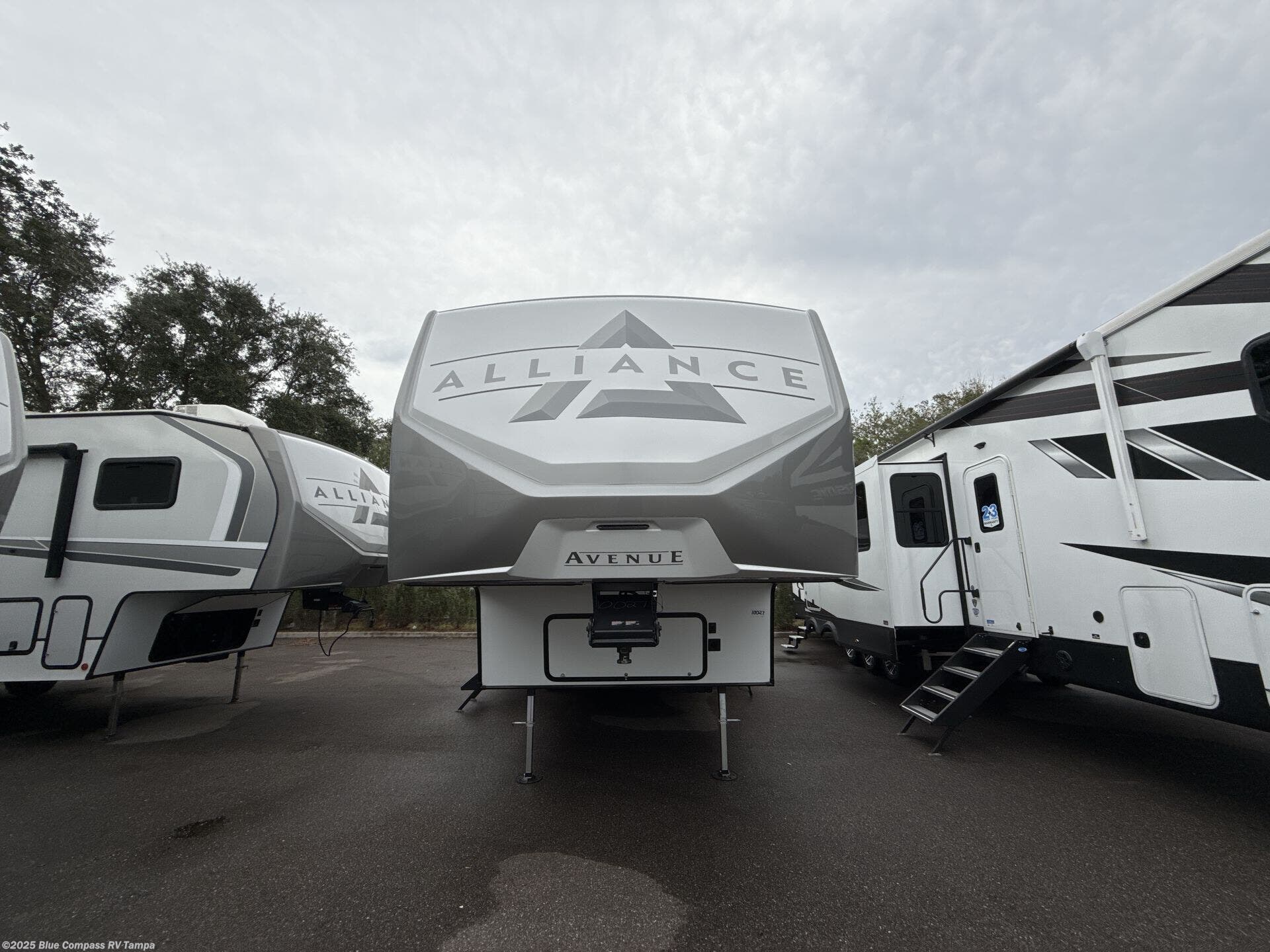 Contact us now about this 2025 Alliance RV Avenue All-Access 29RL! 2025 Avenue All-Access 29RL by Alliance RV from Blue Compass RV Tampa in Dover, Florida