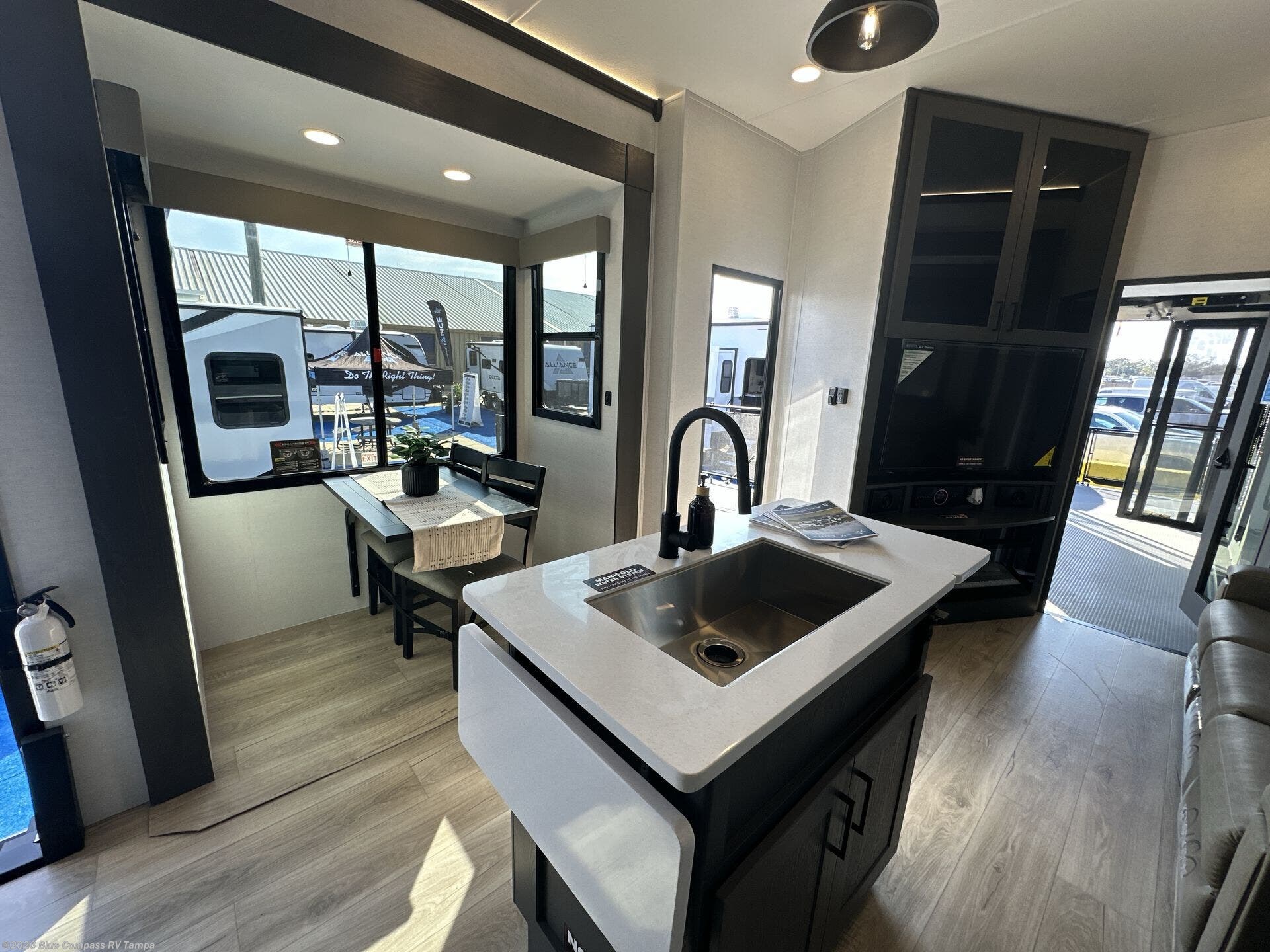 New 2025 Alliance RV Valor 42V14 available in Dover, Florida