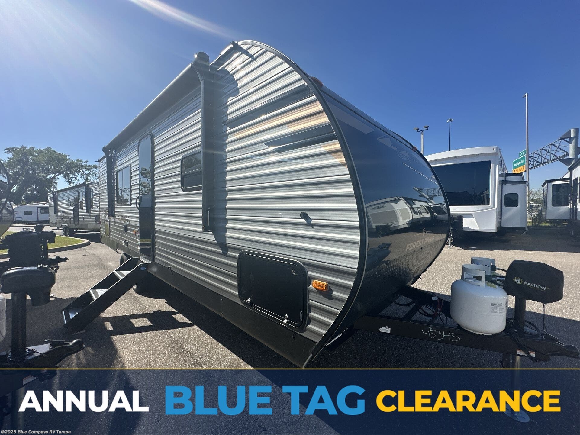 Email now about this 2025 Forest River Aurora Light 26BH! New 2025 Forest River Aurora Light 26BH available in Dover, Florida