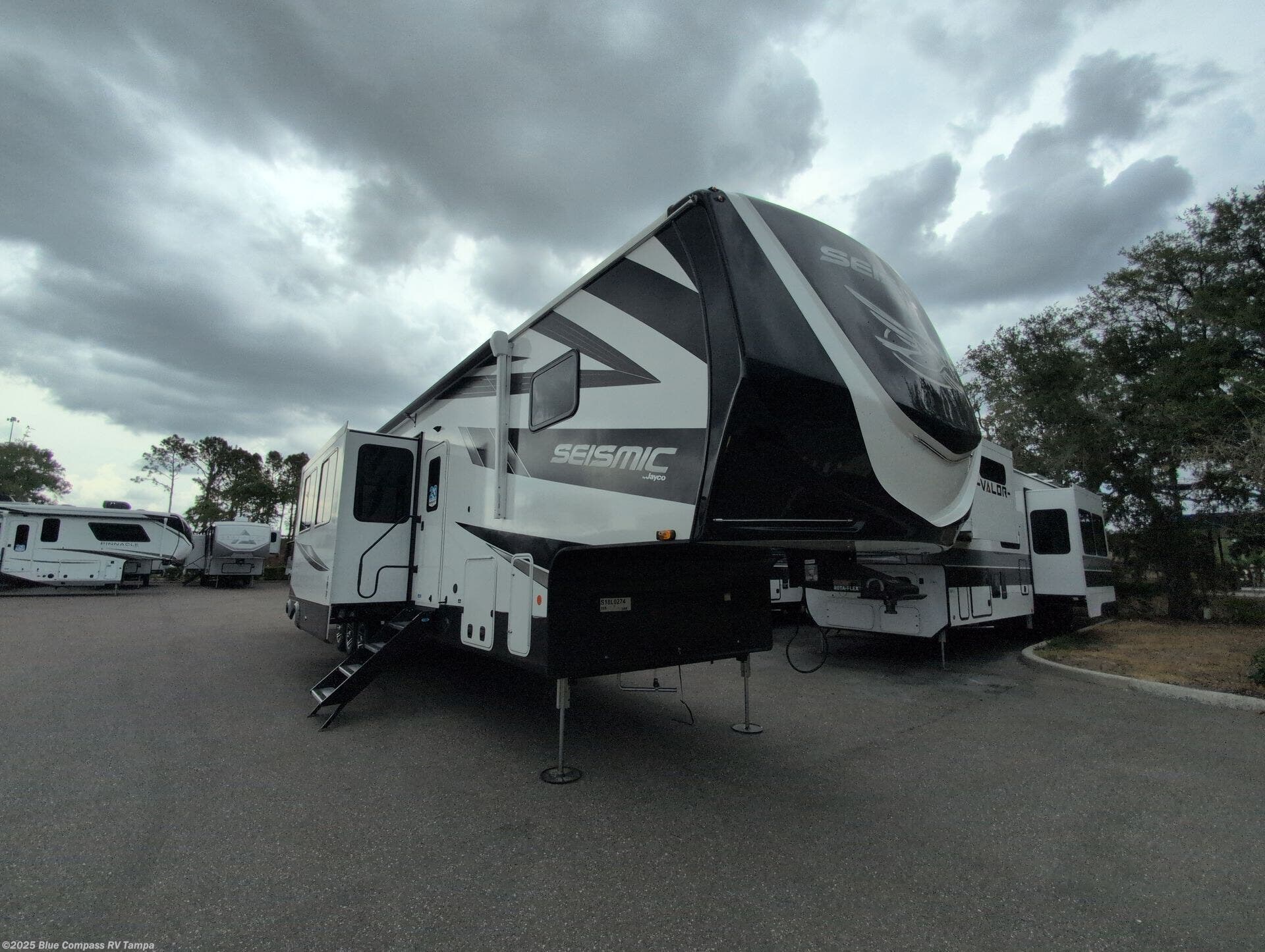 Contact us now about this 2025 Jayco Seismic 395! 2025 Seismic 395 by Jayco from Blue Compass RV Tampa in Dover, Florida