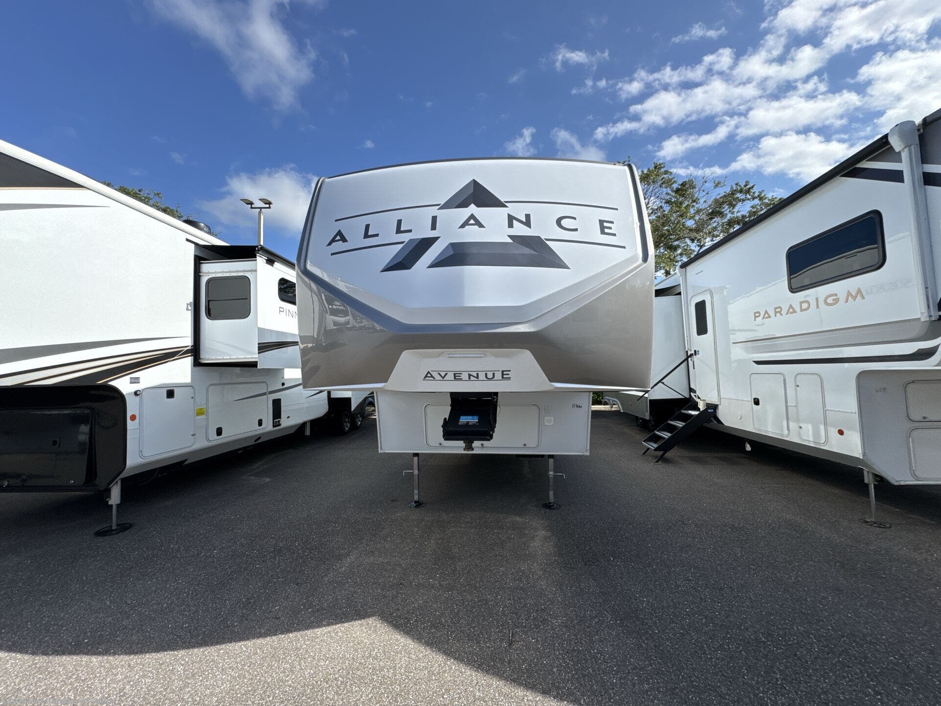 Contact us now about this 2025 Alliance RV Avenue 32RLS! 2025 Avenue 32RLS by Alliance RV from Blue Compass RV Tampa in Dover, Florida