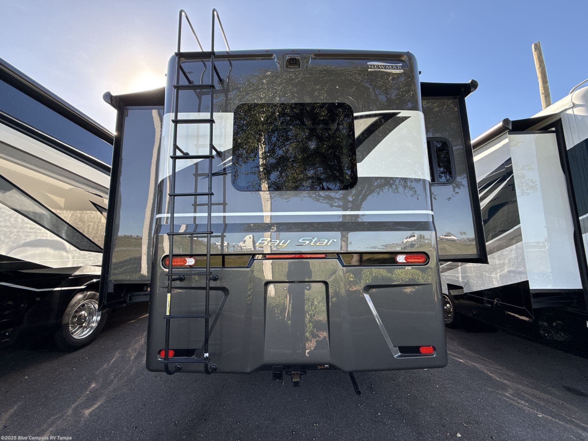 New 2025 Newmar Bay Star 3014 available in Dover, Florida