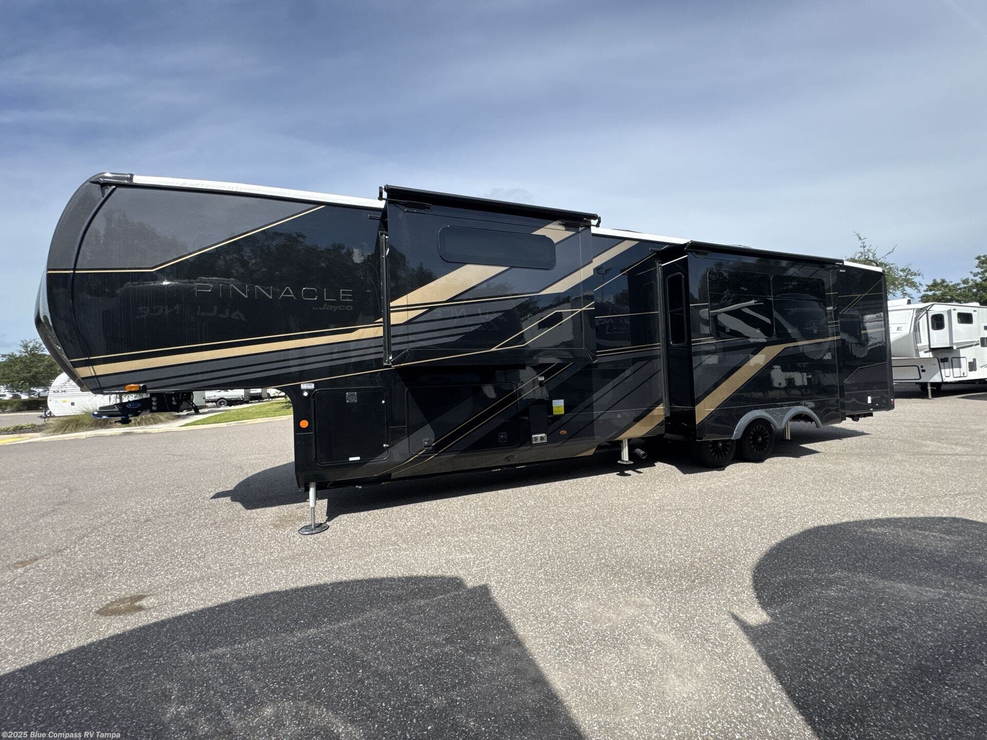 Contact us now about this 2026 Jayco Pinnacle 38FBRK! 2026 Pinnacle 38FBRK by Jayco from Blue Compass RV Tampa in Dover, Florida