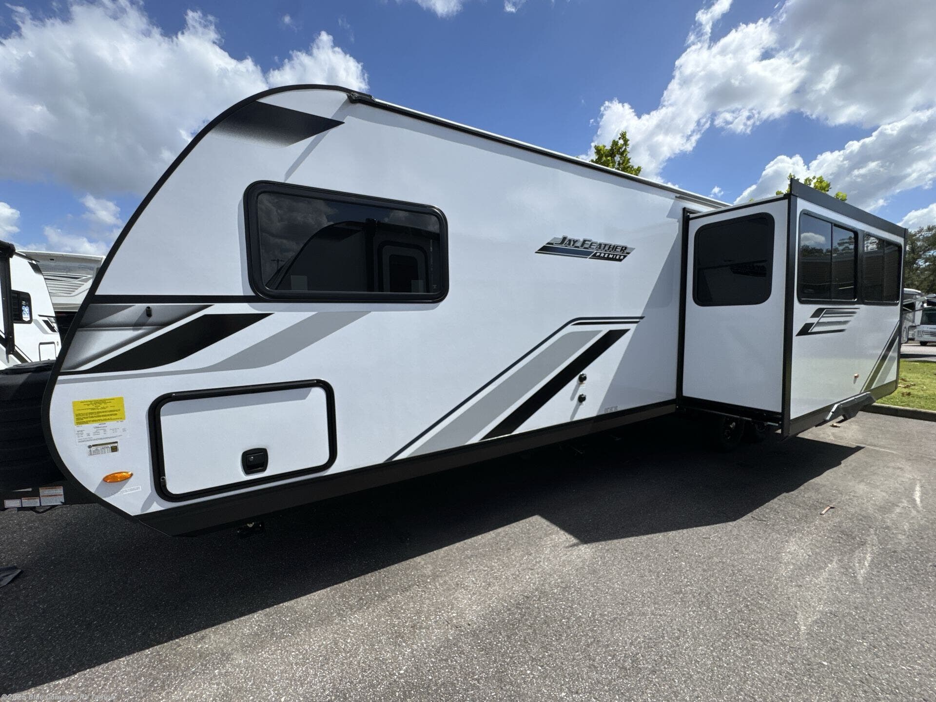 New 2026 Jayco Jay Feather 29QBH available in Dover, Florida