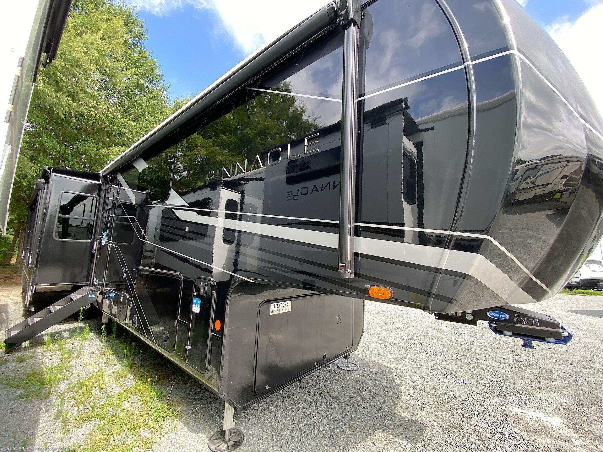 New 2025 Jayco Pinnacle 38FBRK available in Dover, Florida