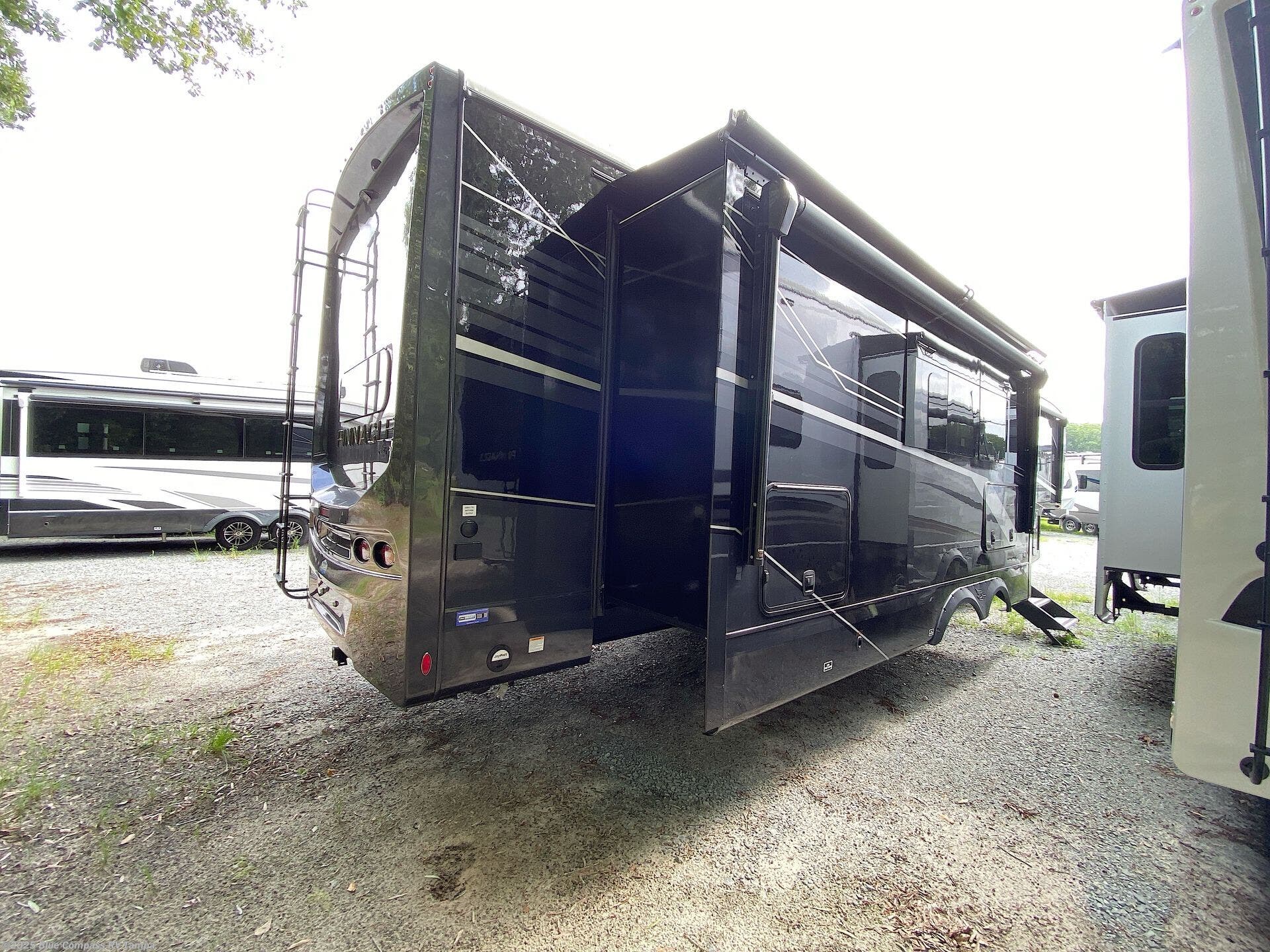 Contact us now about this 2025 Jayco Pinnacle 38FBRK! 2025 Pinnacle 38FBRK by Jayco from Blue Compass RV Tampa in Dover, Florida