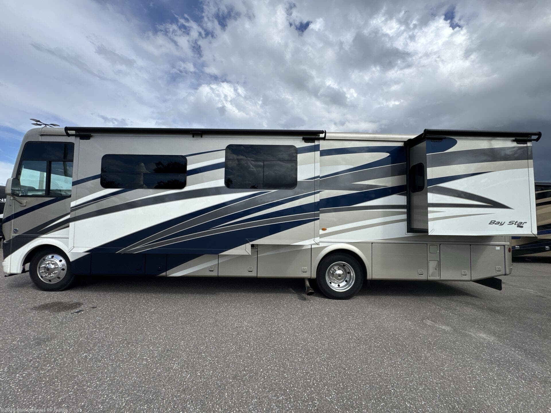 Contact us now about this 2020 Newmar Bay Star 3414! 2020 Bay Star 3414 by Newmar from Blue Compass RV Tampa in Dover, Florida