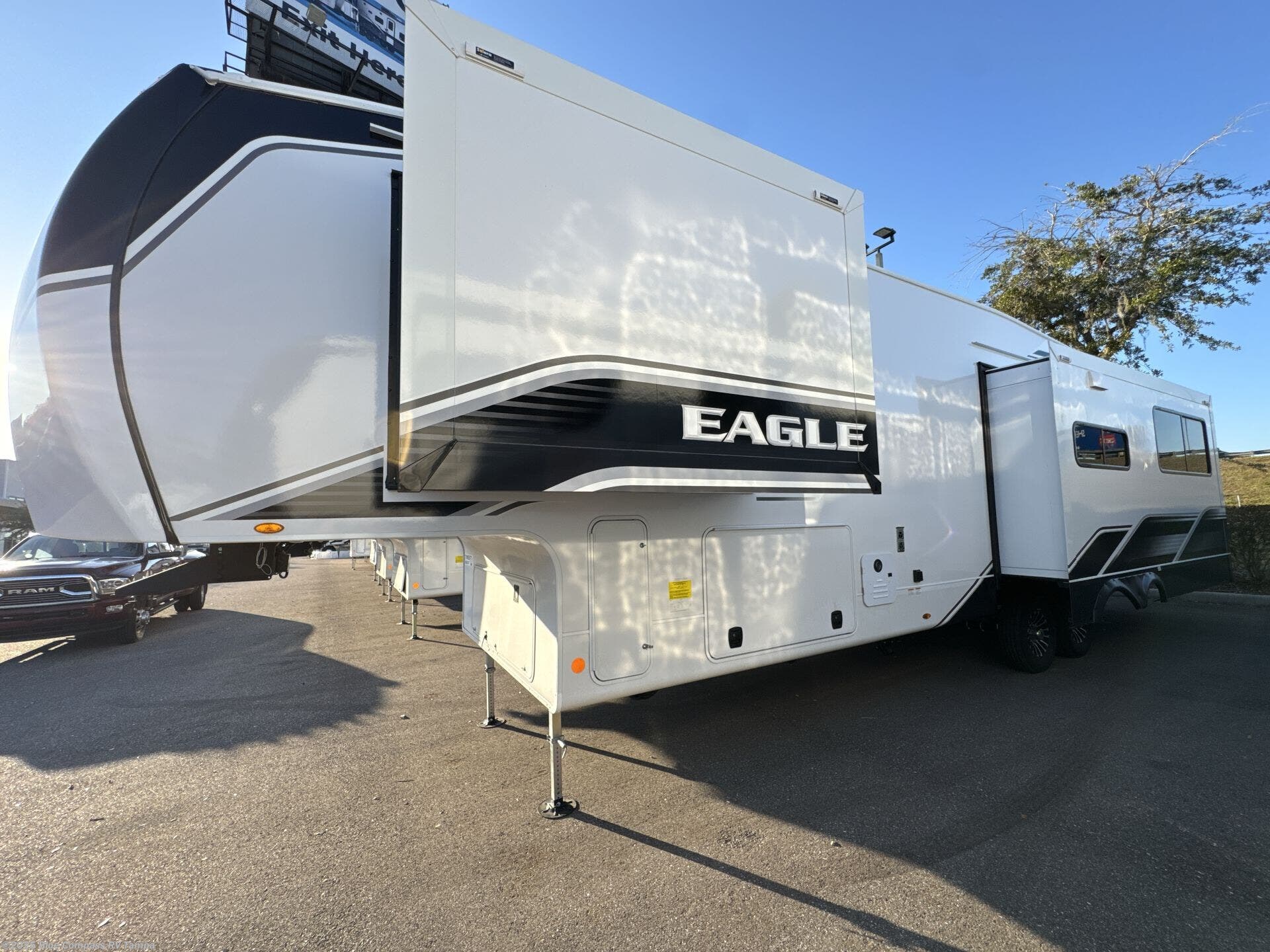 New 2026 Jayco Eagle 335LSTS available in Dover, Florida