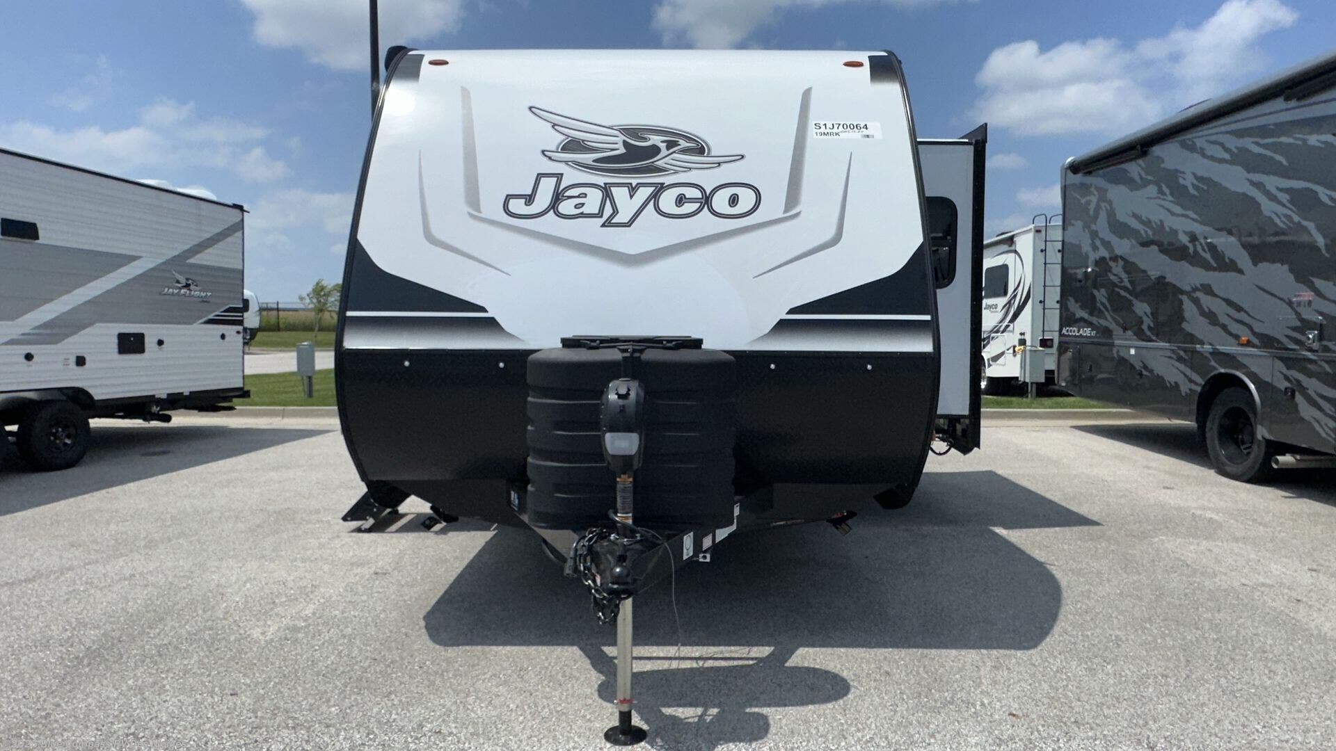 Contact us now about this 2025 Jayco Jay Feather 19MRK! 2025 Jay Feather 19MRK by Jayco from Blue Compass RV Des Moines in Altoona, Iowa