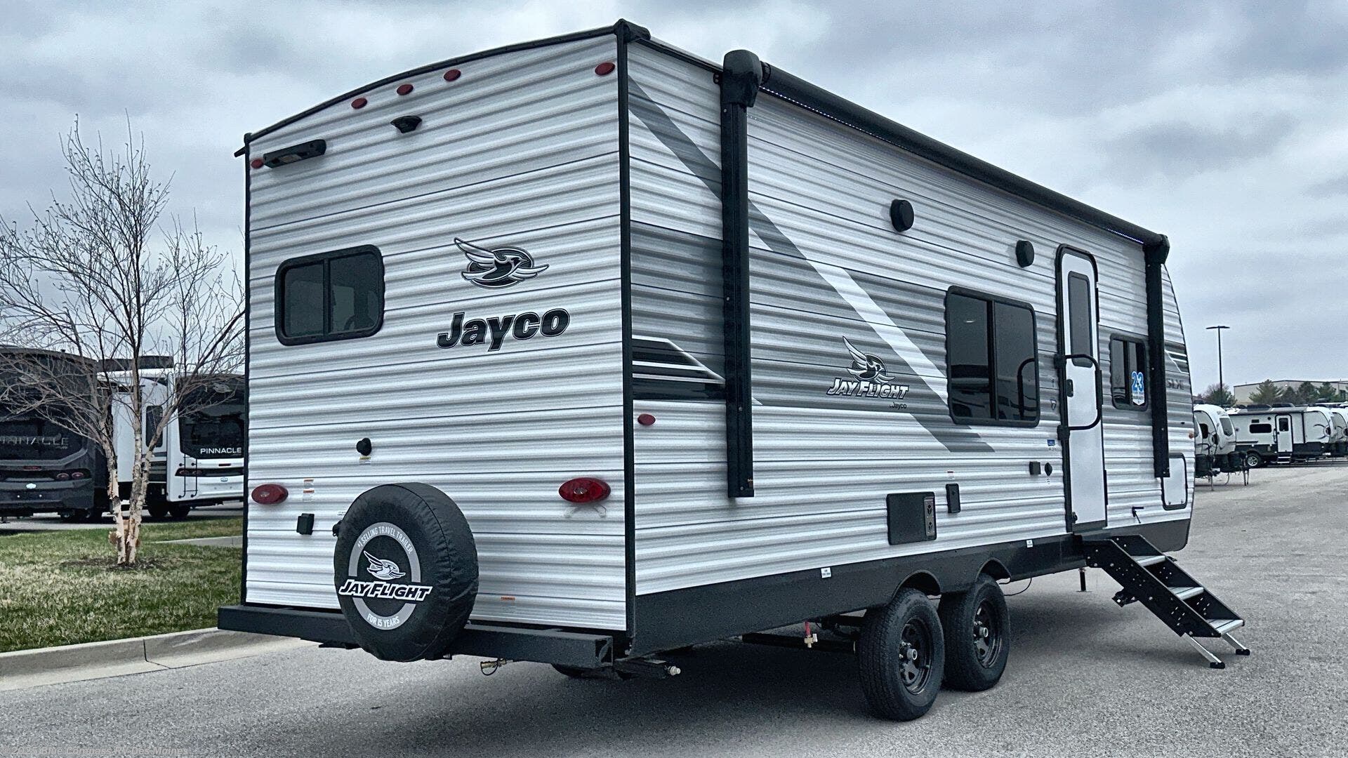 New 2025 Jayco Jay Flight SLX 225MLS available in Altoona, Iowa