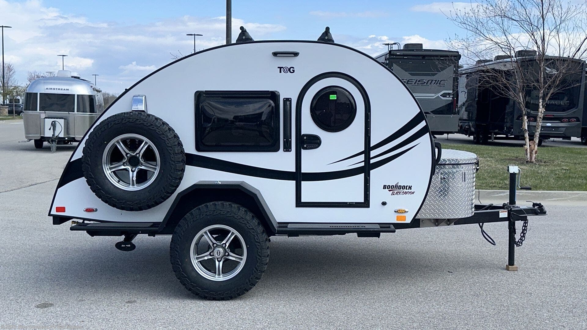 Contact us now about this 2025 NuCamp TAG XL Boondock! 2025 TAG XL Boondock by NuCamp from Blue Compass RV Des Moines in Altoona, Iowa