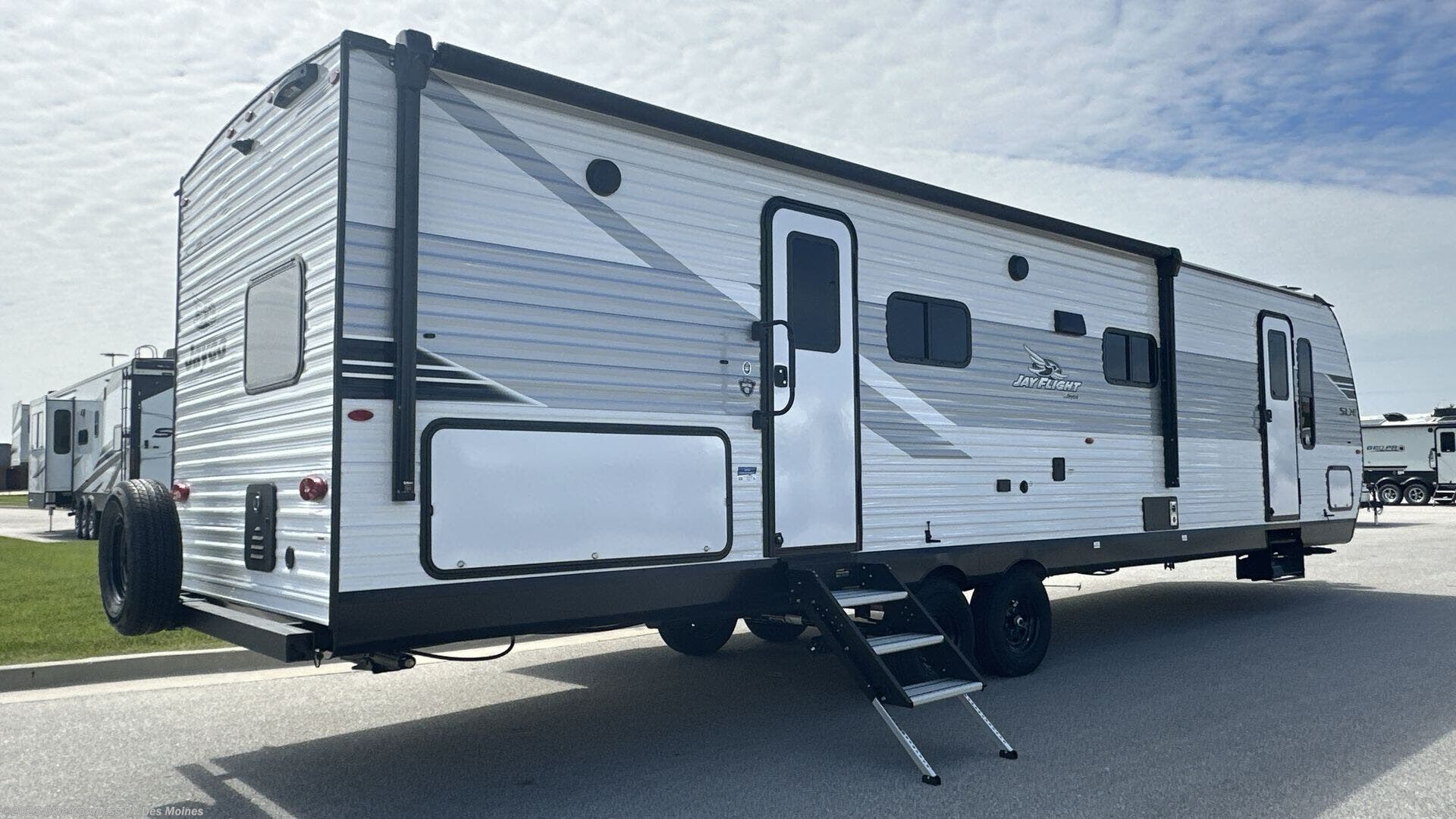 New 2025 Jayco Jay Flight SLX 330TBS available in Altoona, Iowa