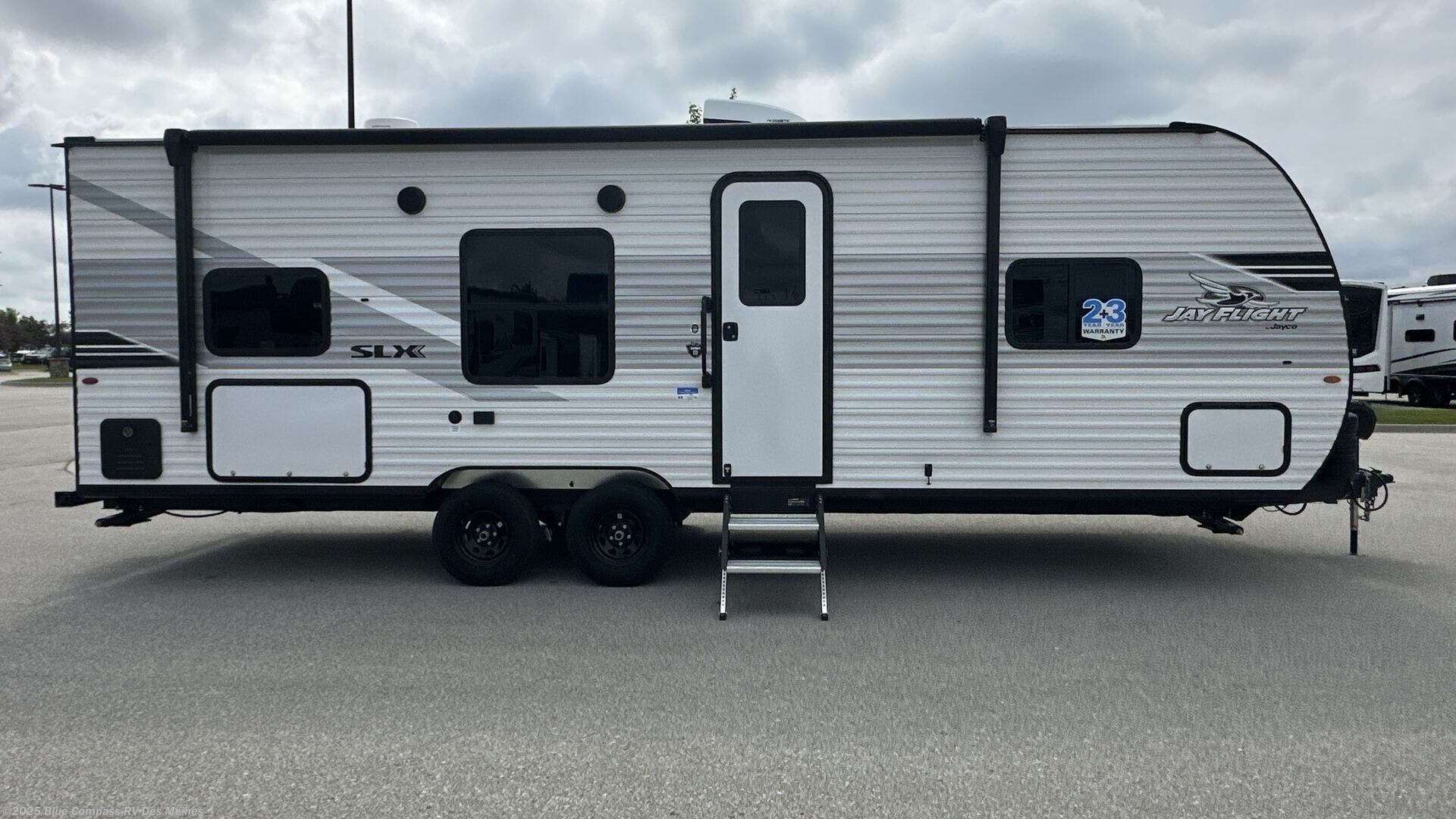 Contact us now about this 2025 Jayco Jay Flight SLX 260BH! 2025 Jay Flight SLX 260BH by Jayco from Blue Compass RV Des Moines in Altoona, Iowa