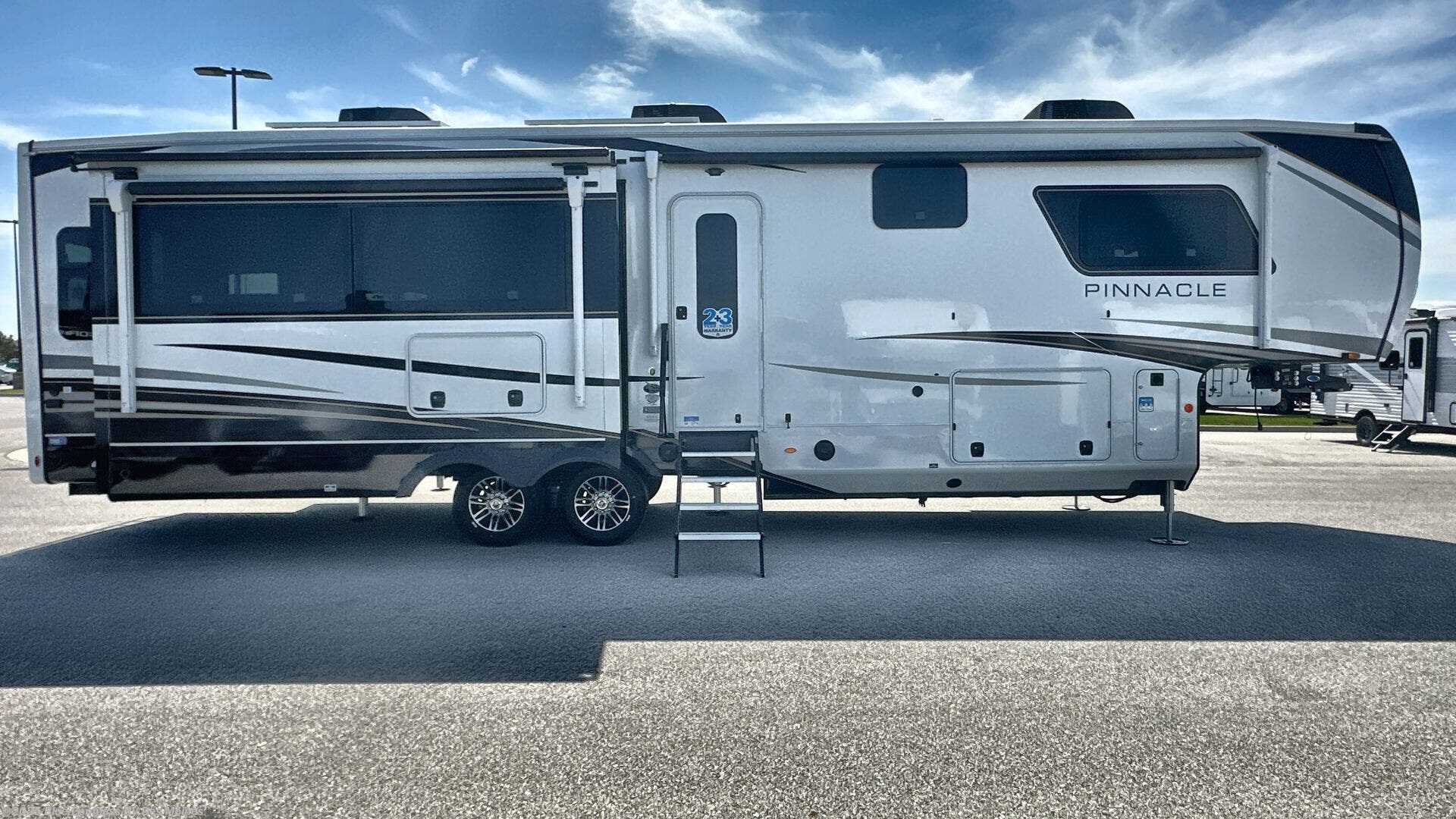 Contact us now about this 2025 Jayco Pinnacle 38KPTS! 2025 Pinnacle 38KPTS by Jayco from Blue Compass RV Des Moines in Altoona, Iowa