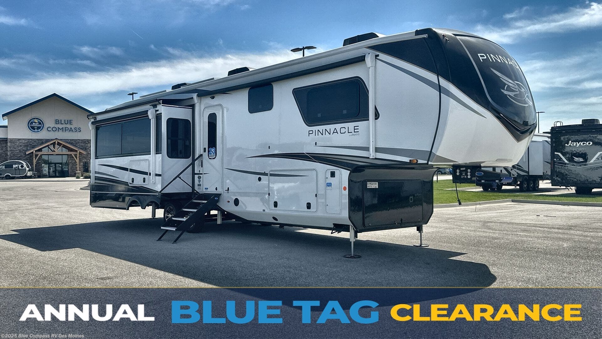 Email now about this 2025 Jayco Pinnacle 38KPTS! New 2025 Jayco Pinnacle 38KPTS available in Altoona, Iowa