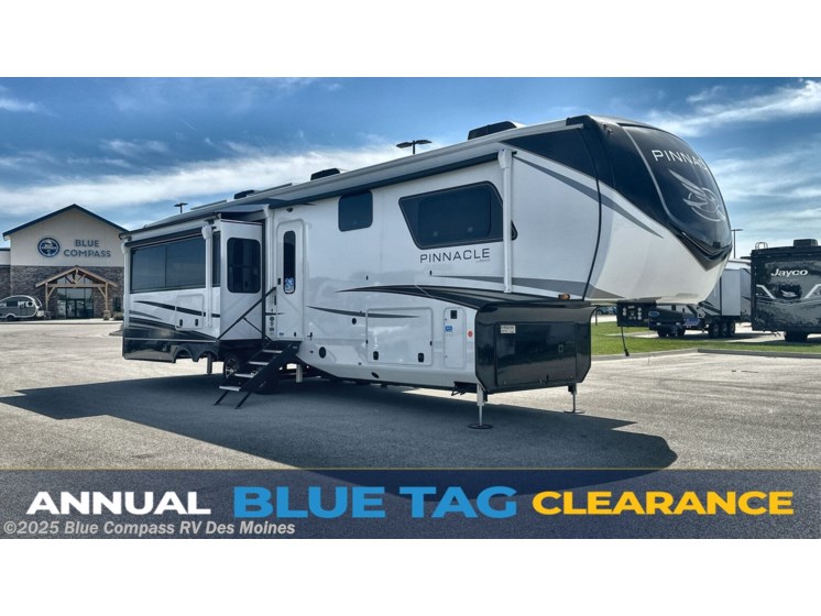 Email now about this 2025 Jayco Pinnacle 38KPTS! New 2025 Jayco Pinnacle 38KPTS available in Altoona, Iowa