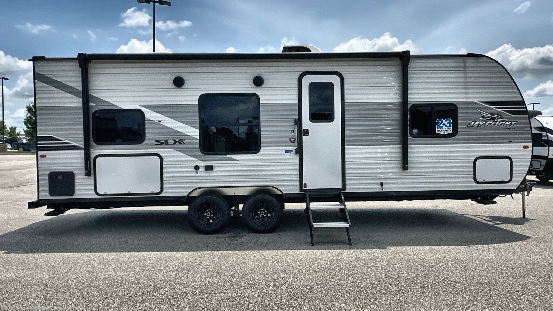 Contact us now about this 2025 Jayco Jay Flight SLX 260BH! 2025 Jay Flight SLX 260BH by Jayco from Blue Compass RV Des Moines in Altoona, Iowa