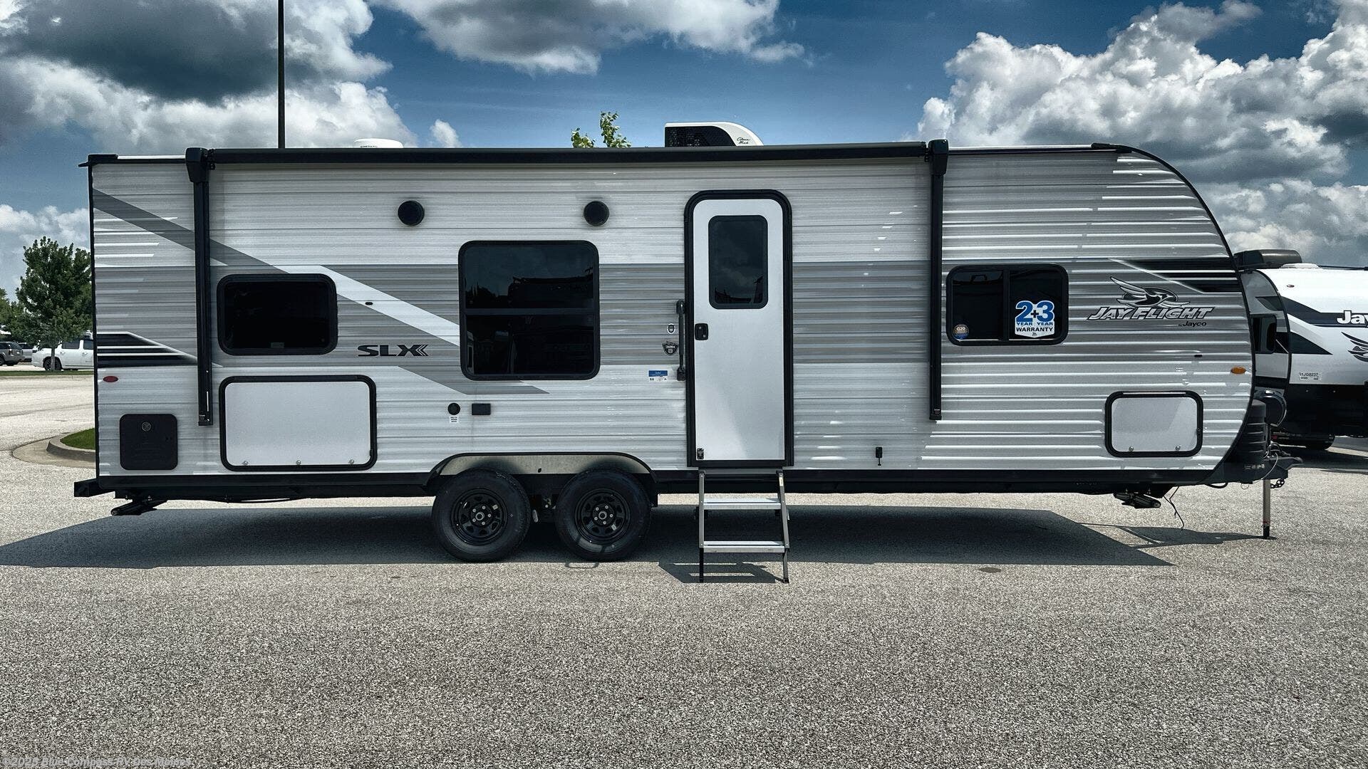Contact us now about this 2026 Jayco Jay Flight SLX 260BH! 2026 Jay Flight SLX 260BH by Jayco from Blue Compass RV Des Moines in Altoona, Iowa