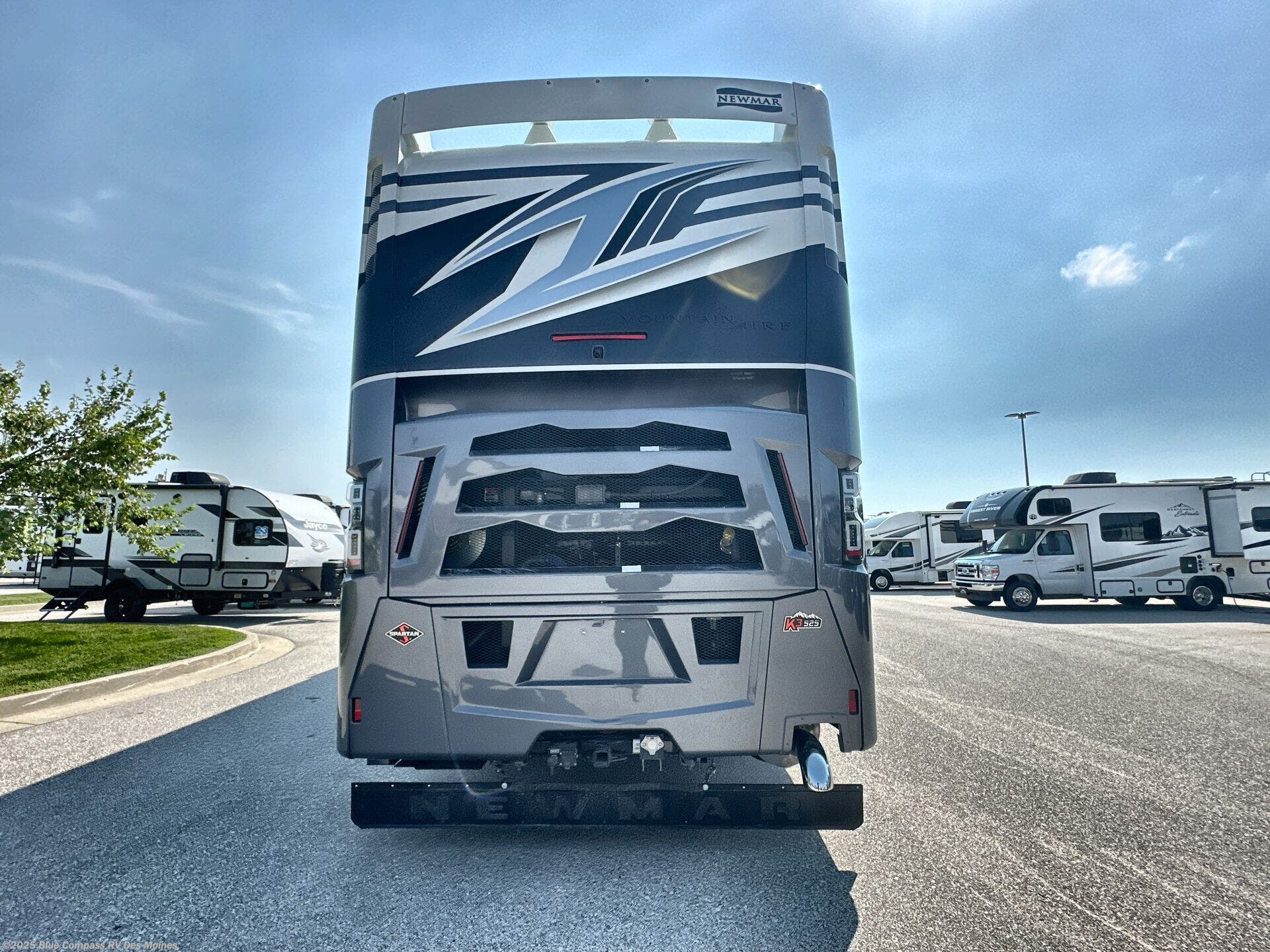 New 2026 Newmar Mountain Aire 4118 available in Altoona, Iowa