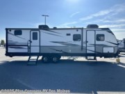 Contact us now about this 2023 Cruiser RV Twilight Signature TWS 2800! 2023 Twilight Signature TWS 2800 by Cruiser RV from Blue Compass RV Des Moines in Altoona, Iowa