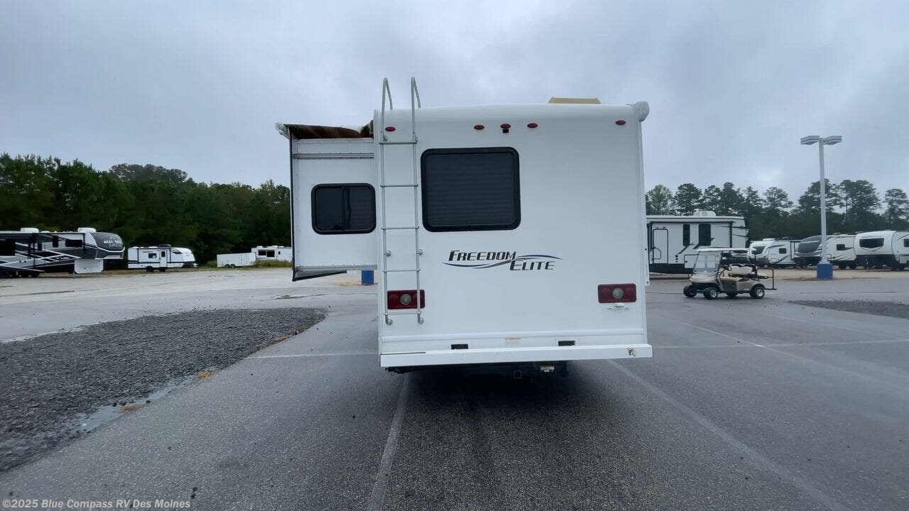 Call now about this 2018 Thor Motor Coach Freedom Elite 22FE! 2018 Thor Motor Coach Freedom Elite 22FE - Used Class C For Sale by Blue Compass RV Des Moines in Altoona, Iowa