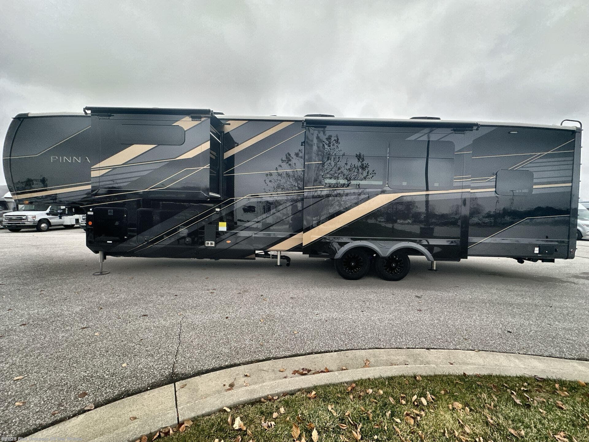 Contact us now about this 2026 Jayco Pinnacle 38FBRK! 2026 Pinnacle 38FBRK by Jayco from Blue Compass RV Des Moines in Altoona, Iowa