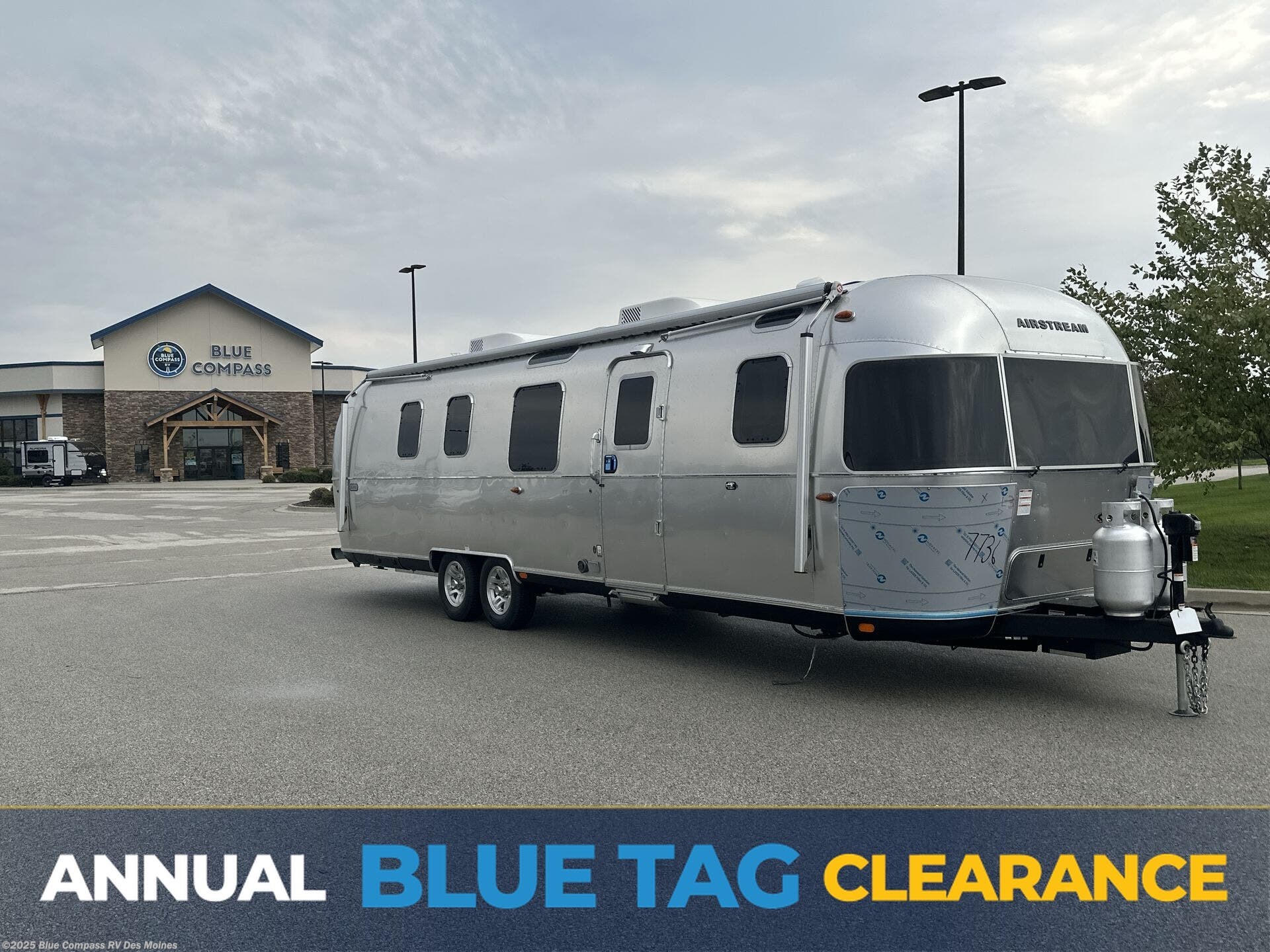 Email now about this 2026 Airstream Classic 33FB! New 2026 Airstream Classic 33FB available in Altoona, Iowa